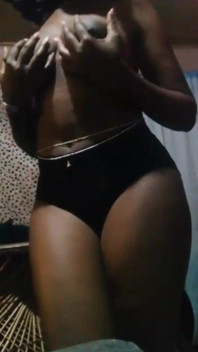 Dildoqueen Masturbating