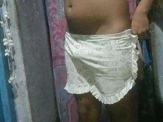 Sissy lily: Sissy lily New video - masturbiert kleinen schwanz