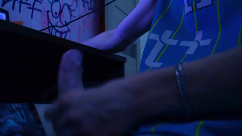 Vinn th20: Masturbando-se em uma cadeira, fechada no quarto