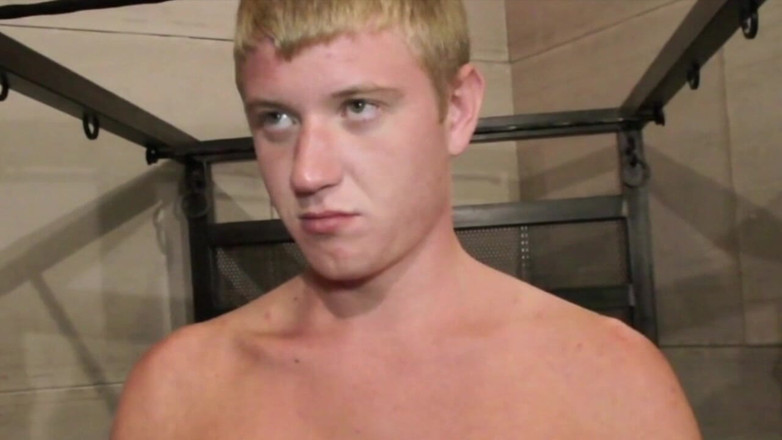 The fuckers raw studio: Bukkake amatér s gay twinks saje všechny své přátele do...