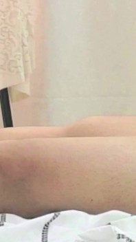 La suocera tettona arrapata seduce il genero lo ha fatto ingoiare gola profonda e poi lo ha fatto venire nella sua figa