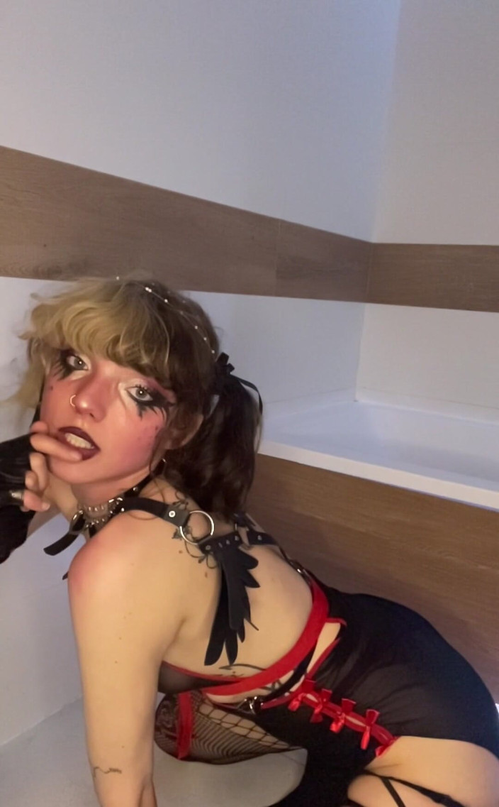 Soft Vulgar: Cute Teen in Black Lingerie