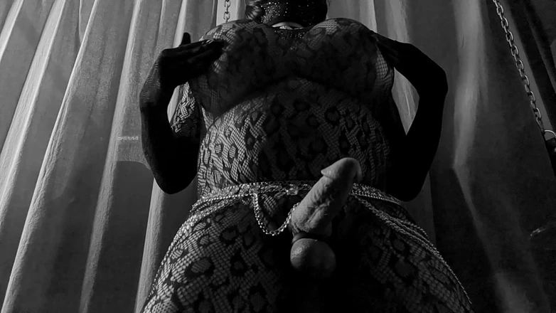 Rikki Ocean: Rikki ocean crot di dalam bodysuit hitam seksi