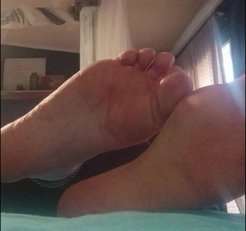 Longtoes45: Nói chuyện bằng chân