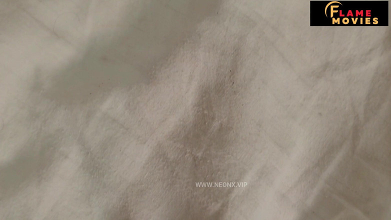 DesiHeat Studio: Cikgu panas seksi menggoda pelajarnya untuk seks tegar