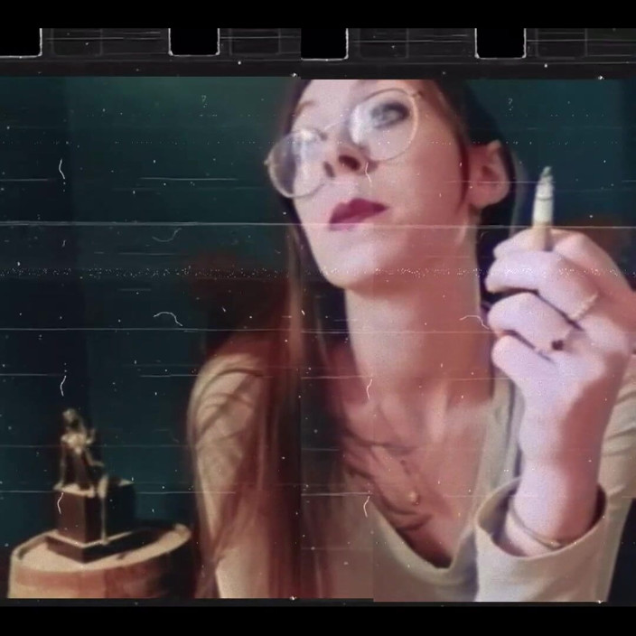 MistressThrope: Вы готовы к тихой курящей горячей домиме, выглядеть естественной? 