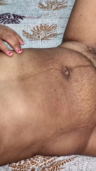 Jiju veio depois de tomar banho nua na frente de Saali, ela ficou louca e foi fodida
