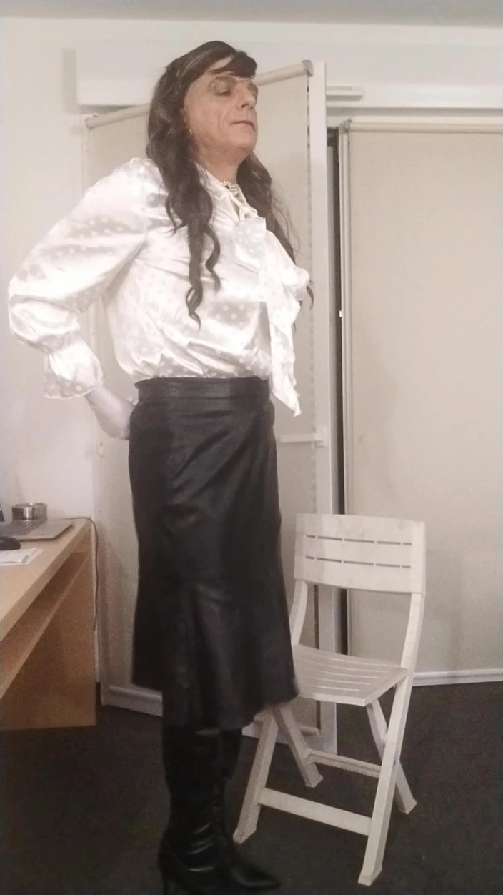 Madame Penelope studio: Regarde Comment Je Change De Jupe