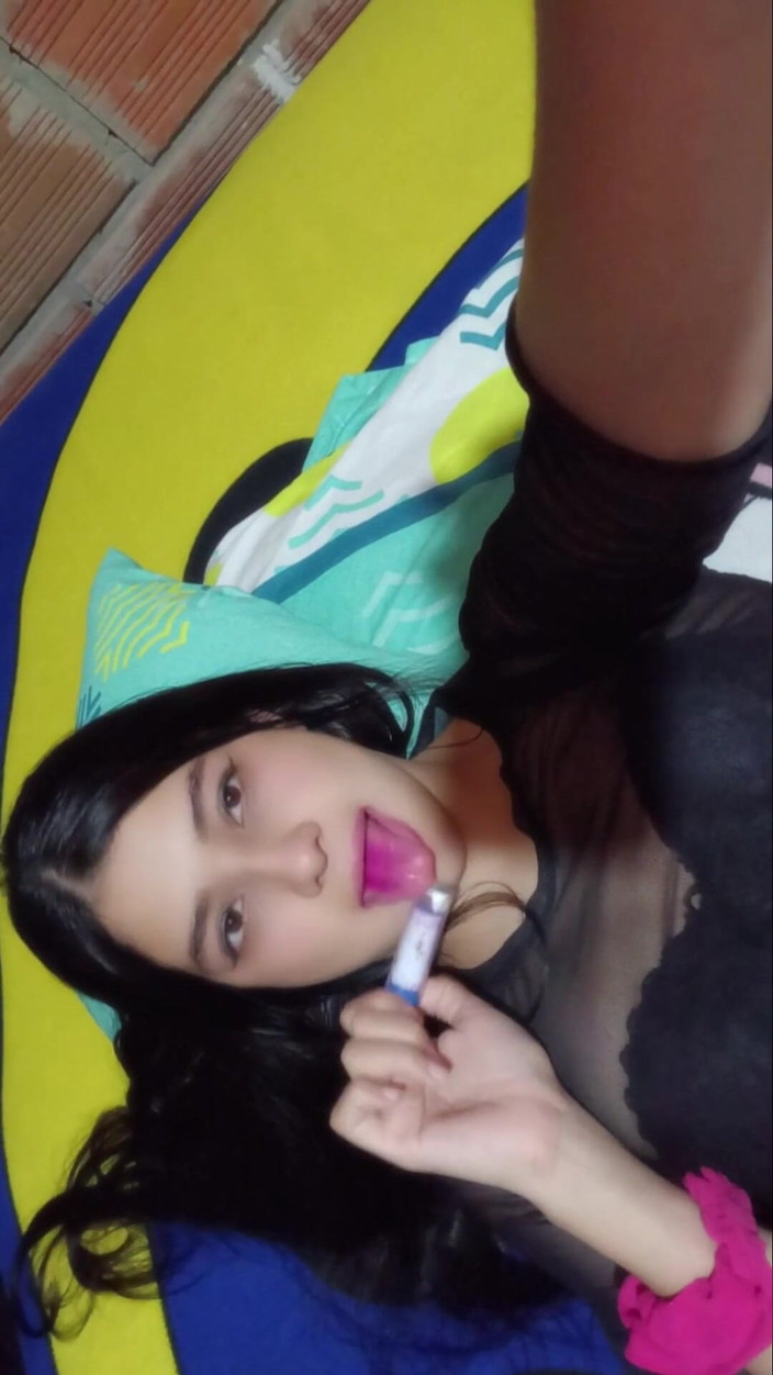 Yuli and tony: La matrigna del mio amico mi seduce mentre lui non...