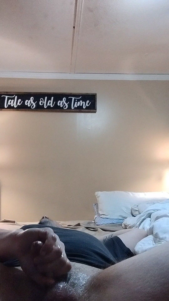 Mofarmer92: Tesão padrasto acaricia a si mesmo