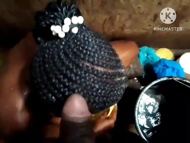 Pornsexlive: Тони и Кеми, два порнографии актеры моют свои приватные части в душе перед съемкой музыкального видео.