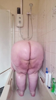 The fat SSBBW shower Goddess