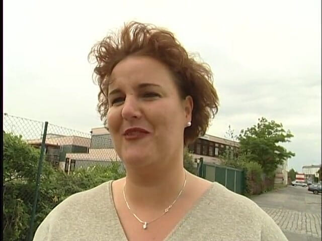 Xfucks: Reife bbw zieht möpse im freien blank