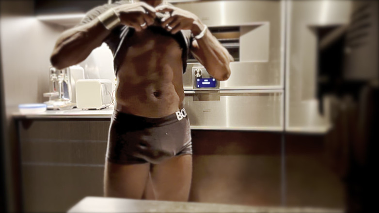 MrMagicDevil: クラブからこんな格好で帰ってきたんだ!ダンスフロアでの僕を見たらよかったのに