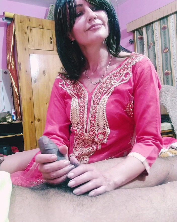 Bolly Karma: Moje přítelkyně a já jsme po našem rande tak v...