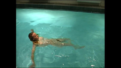 Lesbian Illusion: Dvě nadržené mladé děvky si navzájem lízají hladkou kundičku ve...