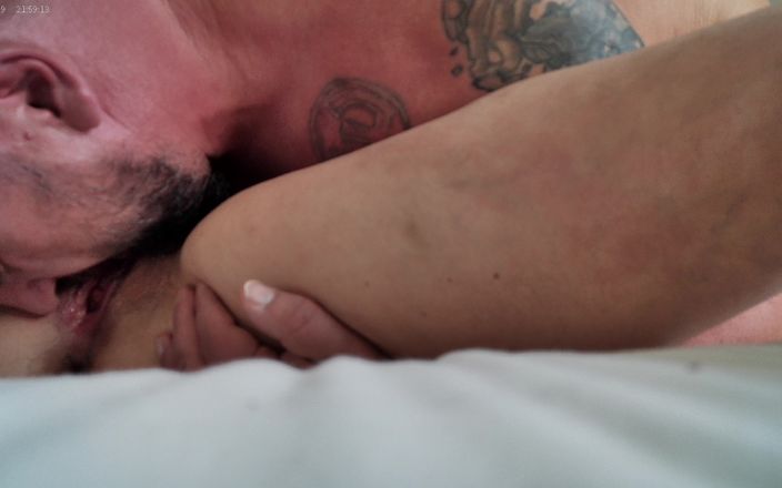 Cat 69 XXX 69: Pepek MILF miang dijilat dan dikongkek