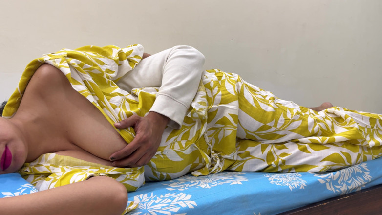 Hornycouple149: सौतेली बहन के साथ बिस्तर साझा करना मैं उसकी चूत चोदता हूं