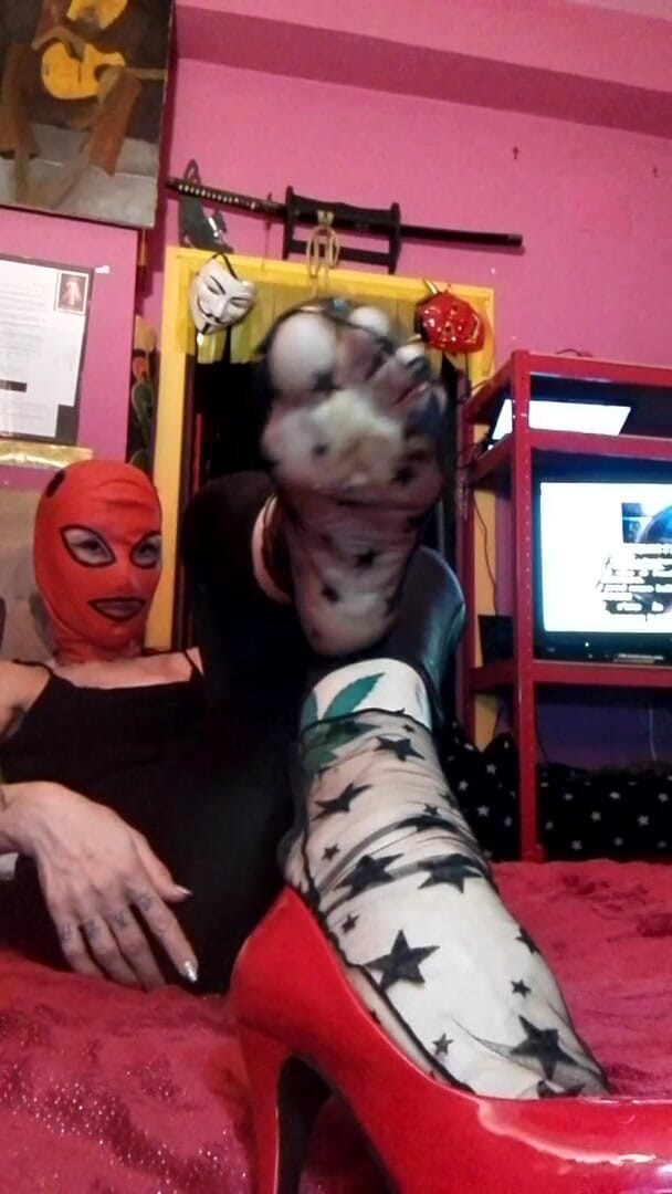 Miss Wagon Vegan Fetish: Miss Wagon Vegan - fetish rubber masked