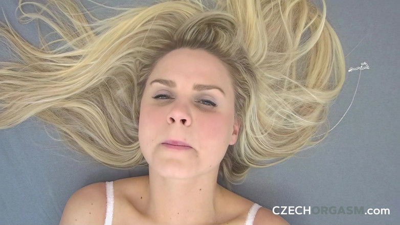 Czech Orgasm: Orgasmo checo 5: milf jugando duro