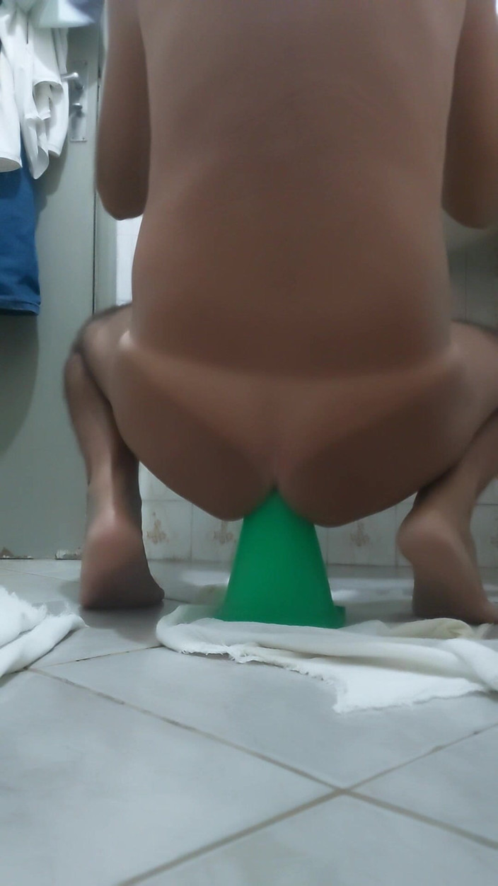 Ladysilvas: 직장에서 화장실에서 애널 자위하는 Ladysilva Sussy