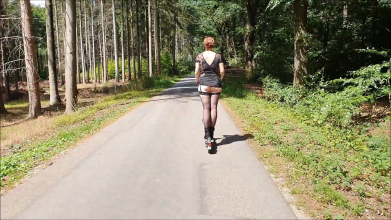 UserBitch1: Frivolous on the Road with the E-scooter