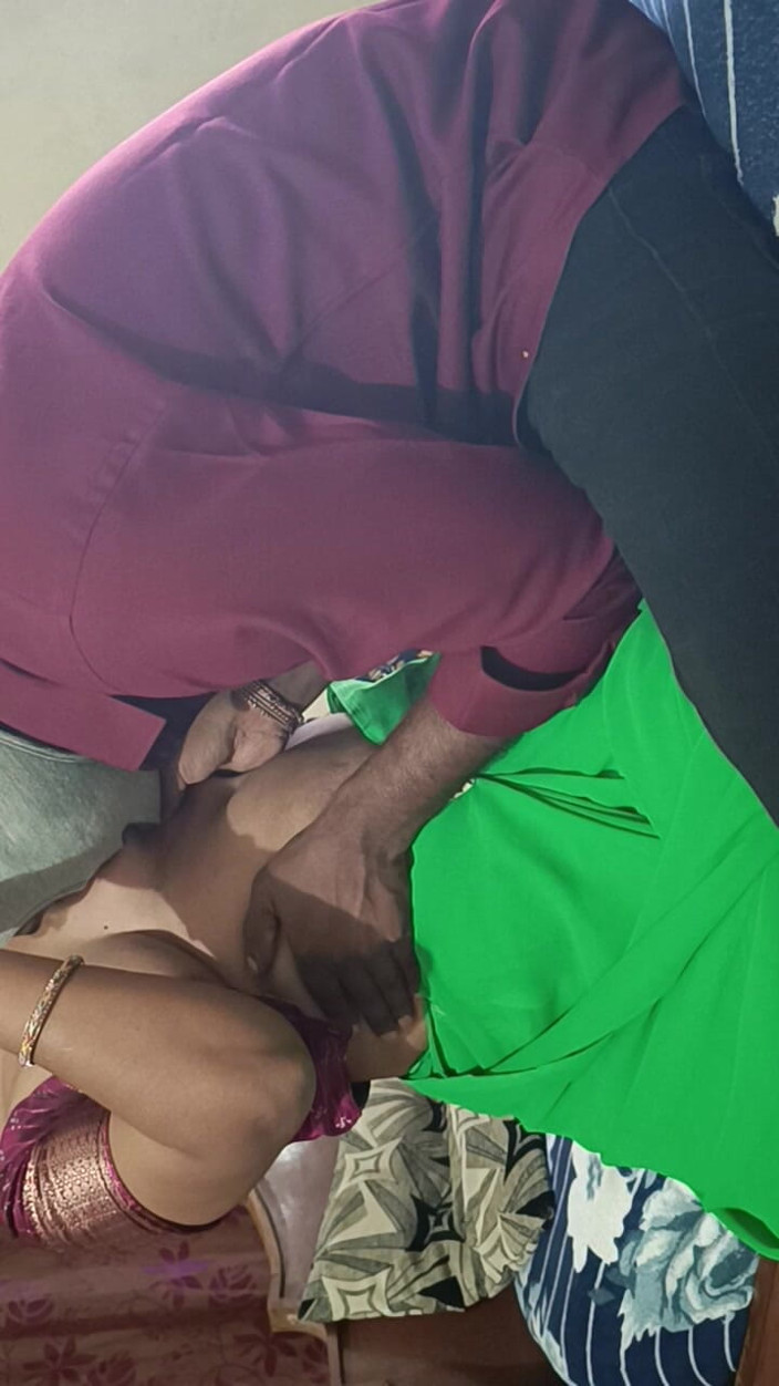 Decent couples: Desi sexy tetička románek s Pakkinti Boy