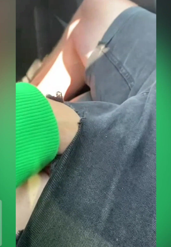 Only Owain: विशाल वीर्य शॉट के साथ कार में हैण्डजॉब