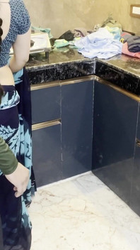 Alisha vroeg om hulp bij zijn buurman en hij vroeg nog iets