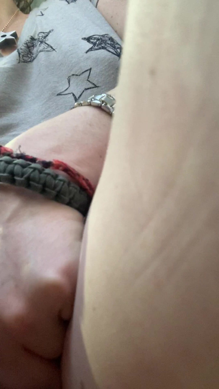 MistressWriggler: Âm hộ n pubes chơi trong giao thông vận tải...