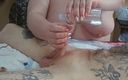 Sweet July: Stiefmoeder masseert pik met ballen en speelt met sperma