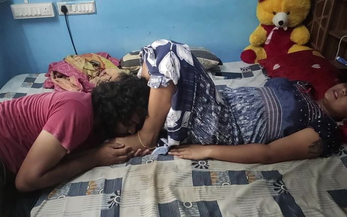 Vaigavarun Feet romance: 浪漫的脚按摩