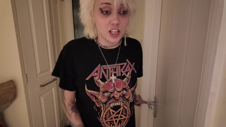 Glitterqueen1999: Pee Desperation Roleplay