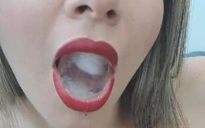 Bella Madison: Banyak air liur keluar dari mulutku