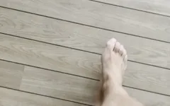 Bei einem Spaziergang im Wohnzimmer