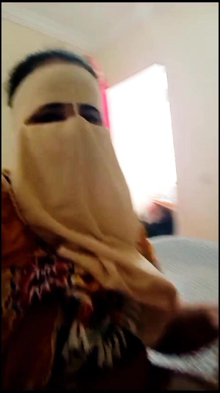 Fatitom: MILF Maghribi yang ditekan