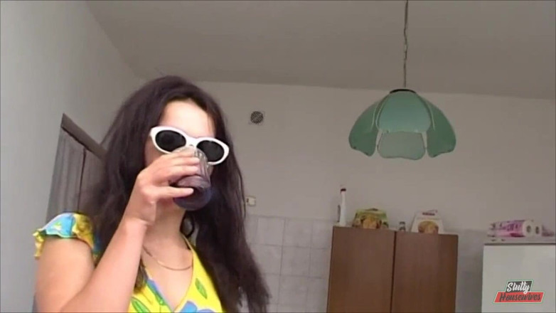 Vere Casalinghe Italia.: Amateur sex doggy style she enjoys and screams with pleasure