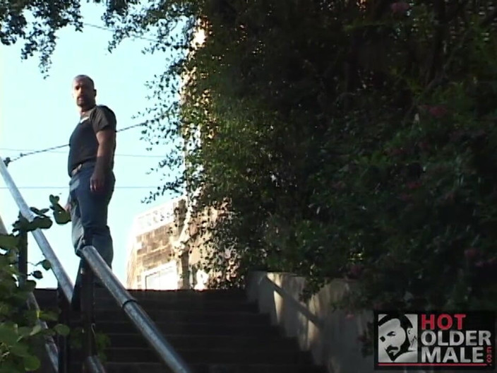 Pantheon men: Papa rêve : ils mettent la 'sexy' dans un bain à remous