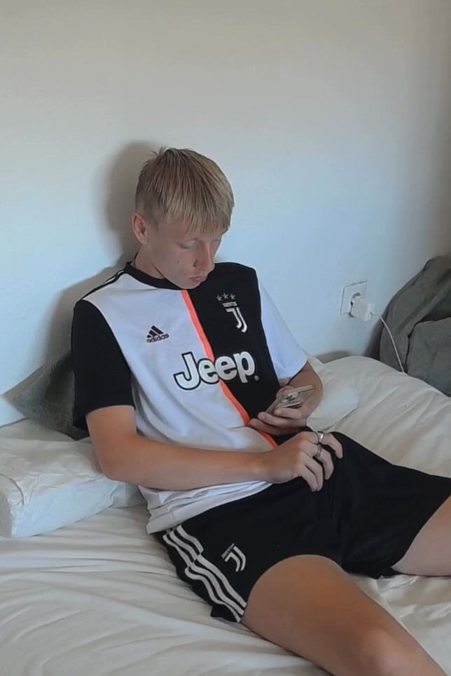 Axton Drake: [face Reveal] Soccer Bro Jerks off in Bed