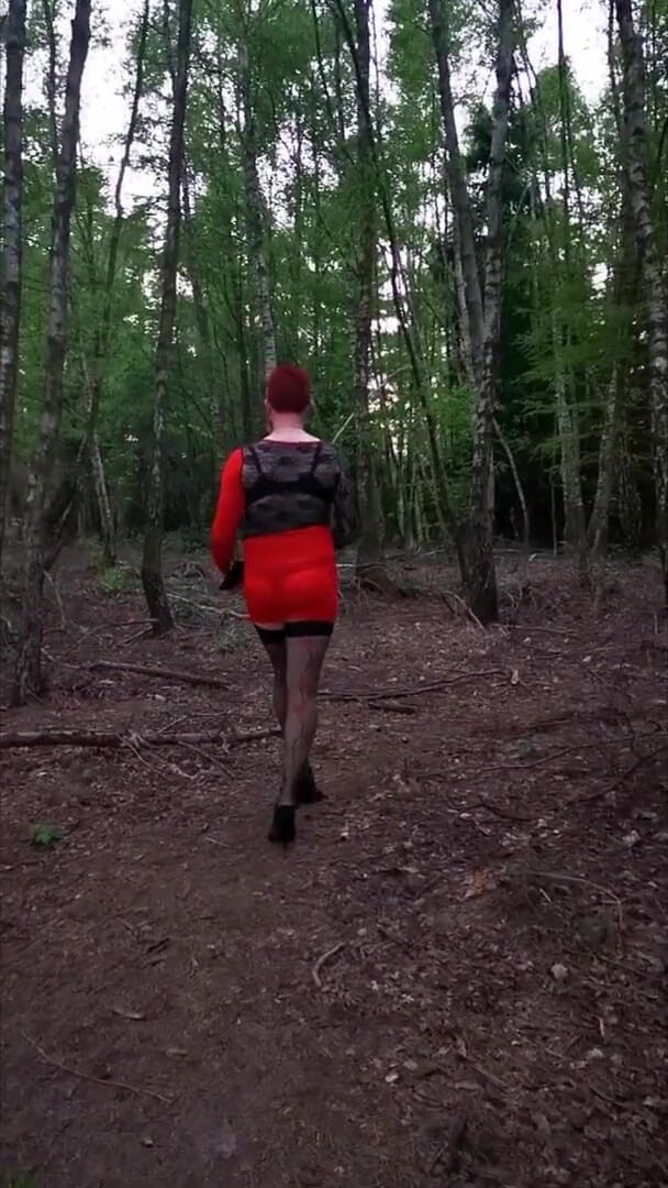 Mistress Jodie May: Walk in the woods