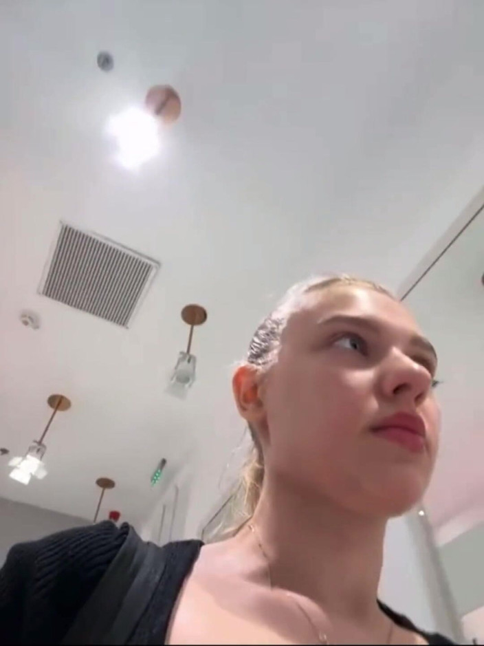 JuiceLussie: Crazy Masturbating on Changing Room