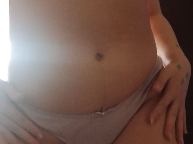 My Beautiful Girl Shows Me Her Tits (Teens Amateurs)