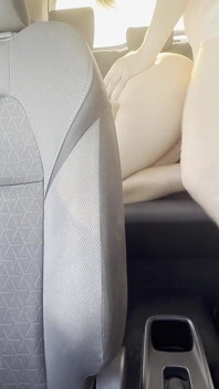 Romantischer autosex mit asiatischem teenager und großem creampie