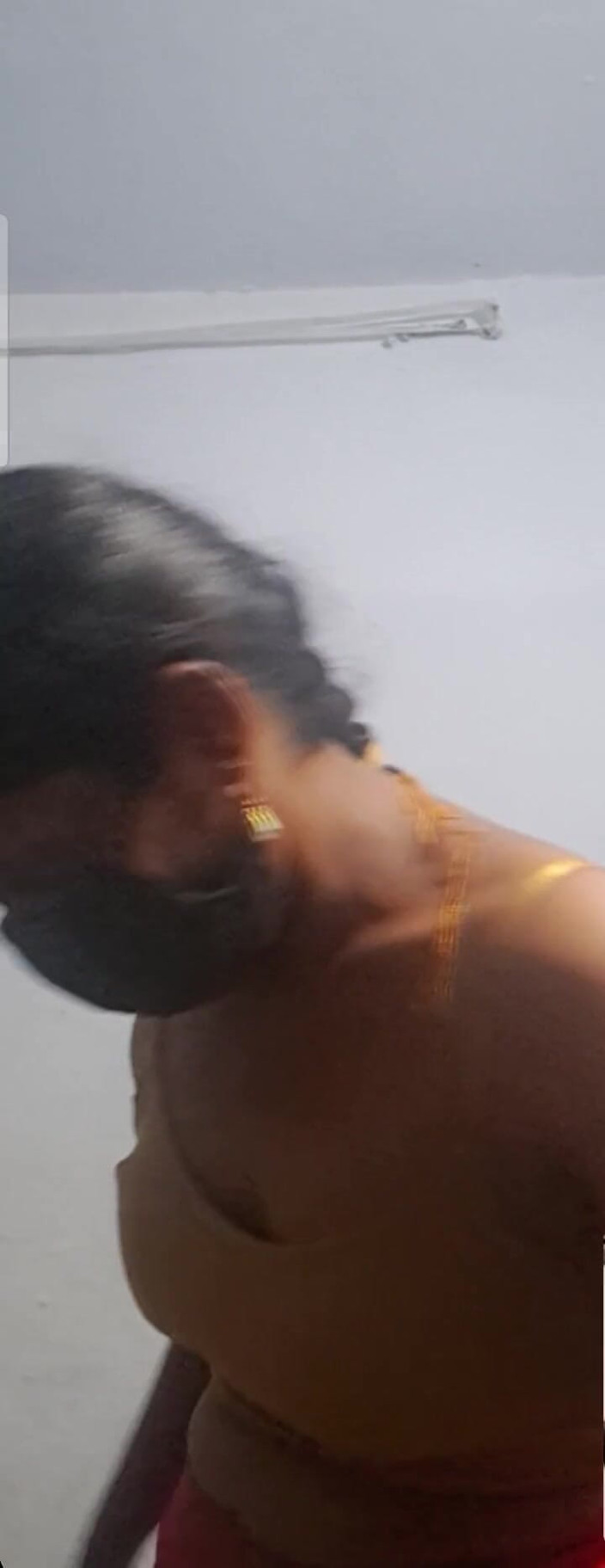 Jayaselvi: インドおばさんのヌードビデオ通話1