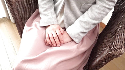 MBM3988: H057g01 Năm mươi người phụ nữ trưởng thành với bầu...