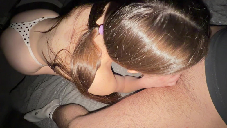 Sinner Girl: ピンクの膣がきつい魅力的な学生が強烈なオーガズムと忘れられない射精を浴びる