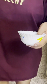 Quand j’étais seule à la maison, ma voisine bhabhi est venue me chercher du sucre