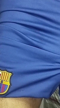 Gorąca wybrzuszenie w spodenkach Barcelony