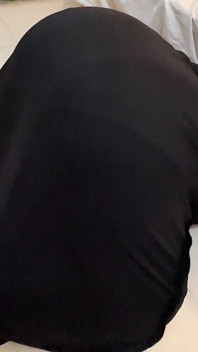 Arab Hot Maid Stuck When She Clean Under Bed - Big Ass Hijabi Girl Wear Abaya Niqab & Panty