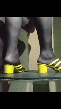 Follando sus pies 2